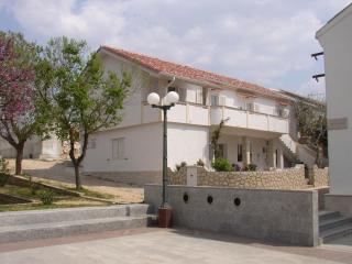 Apartment Luca - Povljana - 0