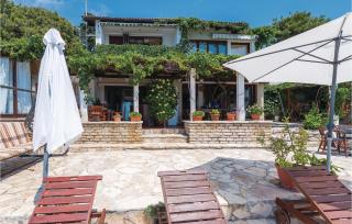 2 Bedroom Stunning Home In Brodarica - Brodarica - 2