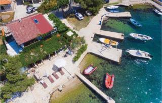 2 Bedroom Stunning Home In Brodarica - Brodarica - 5
