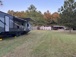 RV with Pool & Countryside Views - - 4