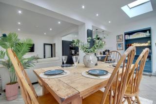 Clover lodge Portsmouth luxury home with off road free parking - 9