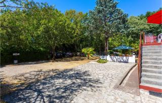 Five-Bedroom Holiday Home In Polje - 1