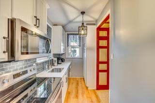 Walk to Creek Mount Joy Home with Peacocks On-Site! - 5