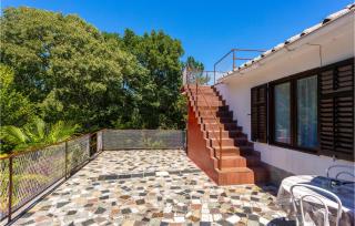Five-Bedroom Holiday Home In Polje - 2