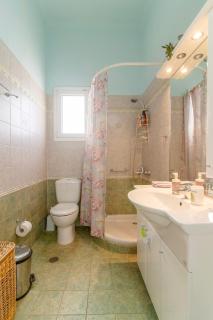 Lovely family garden house - 1