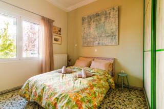 Lovely family garden house - 9