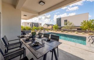 Beautiful Home In Mandre - Mandre - 3