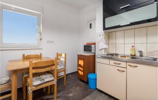 Gorgeous Apartment In Senj With Kitchen - Senj - 8