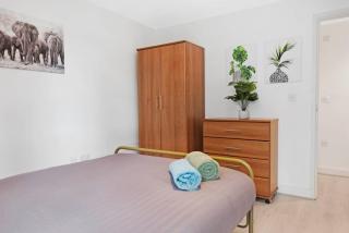 Cosy Modern1 Bed Apartment, by Excel London, City Airport & O2 - 8