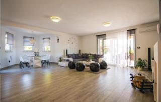 3 Bedroom Cozy Home In Grubine - Grubine - 7