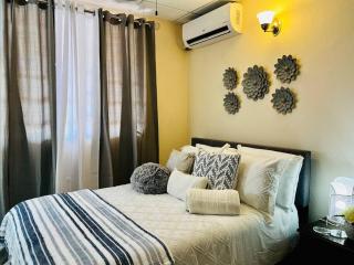 BlueBreeze - Cozy Apartment Near Airport - 5