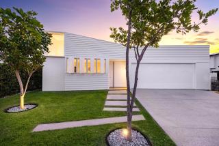 The Luxury White House - Peregian Springs - 3