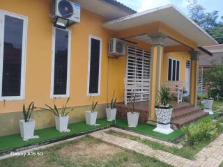 Wardah Homestay Machang - 1