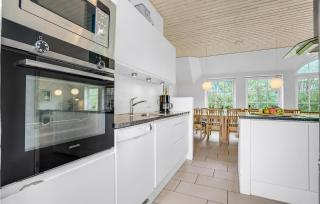 7 Bedroom Awesome Home In Ulfborg - 5