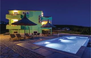 Lovely Home In Pakostane With Jacuzzi - Pakoštane - 2