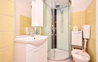 Two-Bedroom Apartment In Stomorska - 1