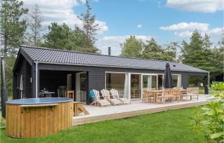 Beautiful Home In Højby With Sauna - Højby - 0