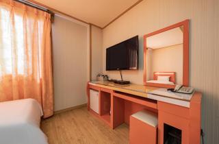 Happy Hotel - Jeju - 3