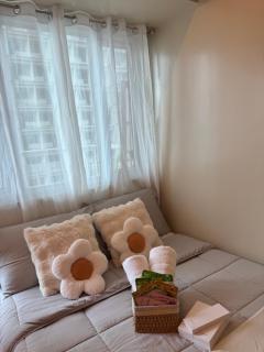 Cozy 1BR Netflix & Alexa w Balcony Free Pool - Manila - 7