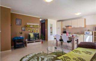 Awesome Home In Pavicini With Sauna - Pavicini - 3