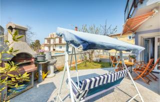 Lovely Apartment In Fazana With Kitchen - Fažana - 0