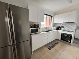 Alison's central apartment - Cabramatta - 4
