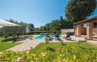 Cozy Home In Porec With Jacuzzi - Poreč - 4