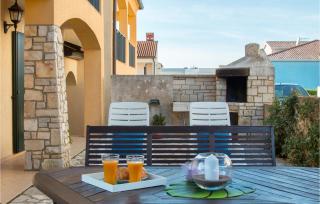 Two-Bedroom Holiday Home In Volme - Banjole - 5
