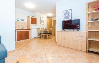 Two-Bedroom Apartment In Grebastica - Grebaštica - 1