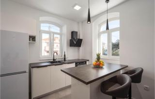 3 Bedroom Gorgeous Apartment In Split - Split - 7