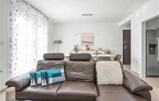 Amazing Apartment In Srima With Wifi - Srima - 8