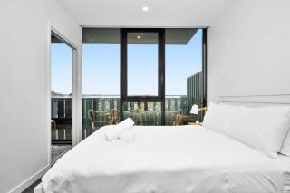 Mr Clarke - Prime Cityscape with Parking - 1