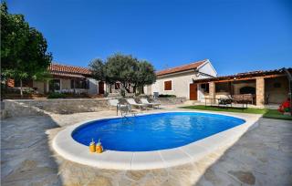 Nice Home In Lisicic With Wifi - Lisičići - 0