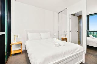 Cityscape Family Oasis 2BR with Parking - 7