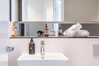 Cozy 1BR & Study Retreat with Outdoor Pool in MQ - 6