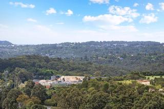 Cozy 1BR & Study Retreat with Outdoor Pool in MQ - 4