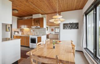 Stunning Home In Allingåbro With Wifi - 5