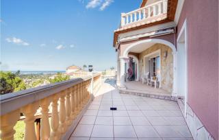 Pet Friendly Home In Dénia With Kitchen - Dénia - 2