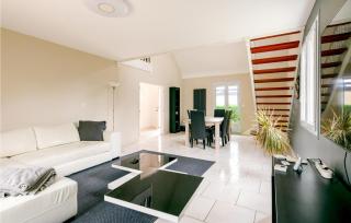 Gorgeous Home In Joué Les Tours - 7