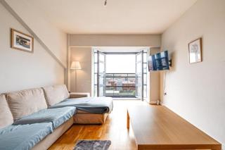Large 2 Bed 2 Bath Central Manchester - 5