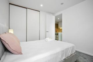 The Atrium Glen Waverley with Pool Gym Parking - 2