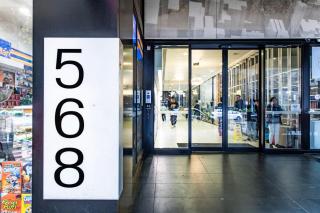 Skyline Serenity 1 Bedroom with Pool Spa Gym - Melbourne - 6