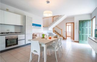 3 Bedroom Gorgeous Home In Albarella Ro - Ilha Albarella - 8