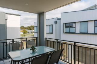 Coastal Bliss Stylish Home with Ocean Views - 4