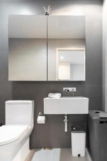 Skyline Serenity 1 Bedroom with Pool Spa Gym - Melbourne - 1