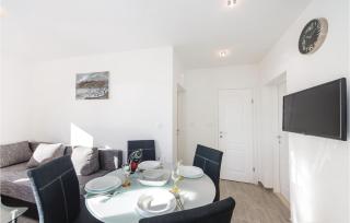 Two-Bedroom Apartment In Maslenica - Maslenica - 1