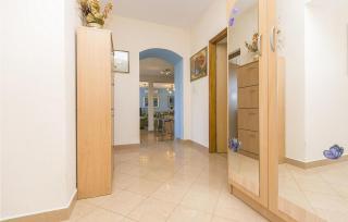 4 Bedroom Amazing Apartment In Labin - Labin - 4