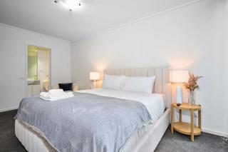 Perfectly Styled Urban Retreat in Southbank - 2