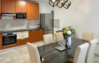 2 Bedroom Nice Home In Rascane - - 6