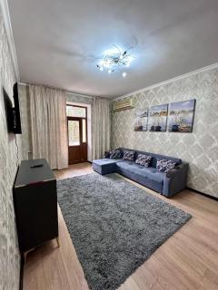 Комфортабельная 3-х комн квартира - 1